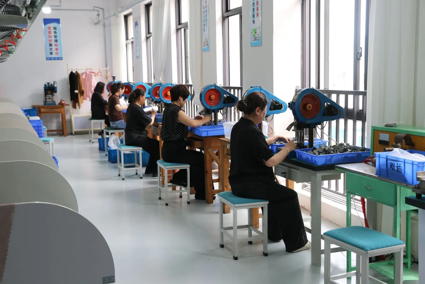 Assembly benches at the Wenzhou Hehui Electric plant