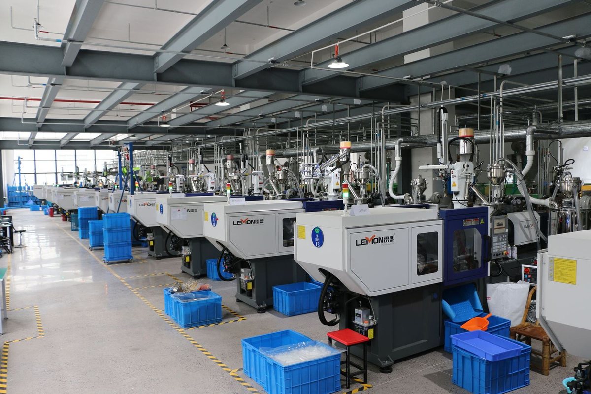 Injection molding machine running connector housings